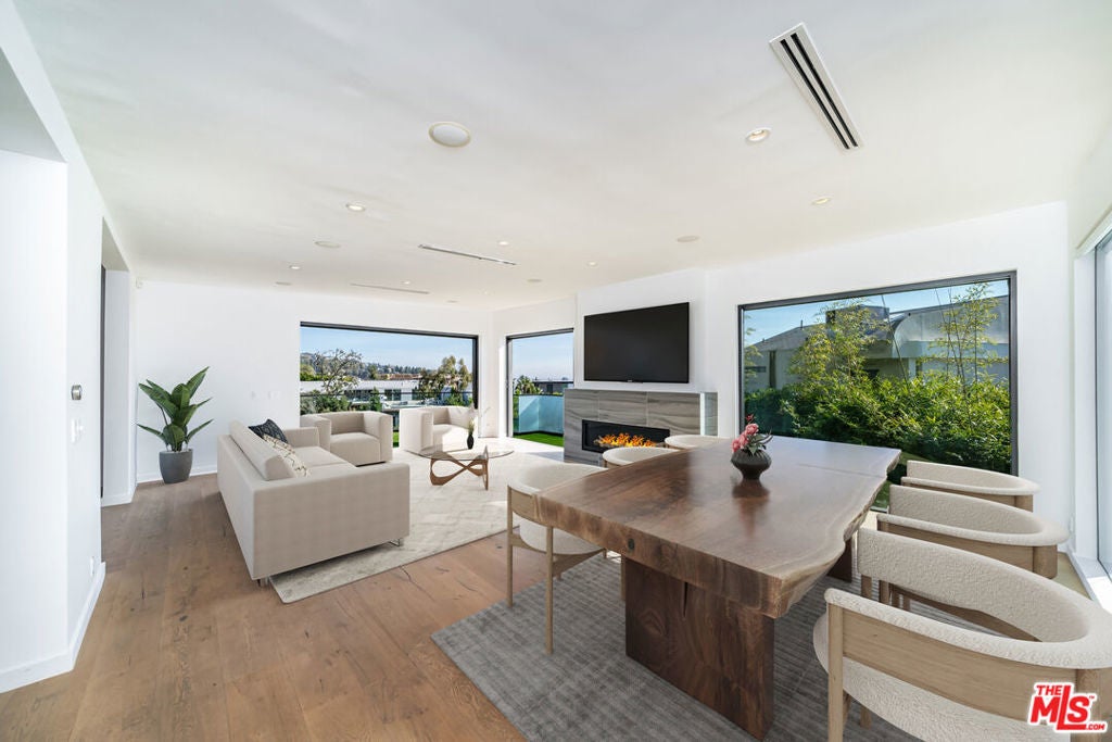 Photo of Listing #24473721