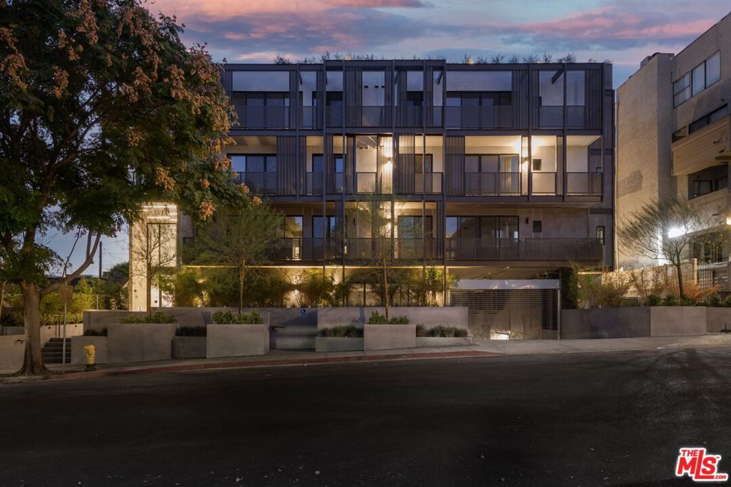 Photo of Listing #25475835