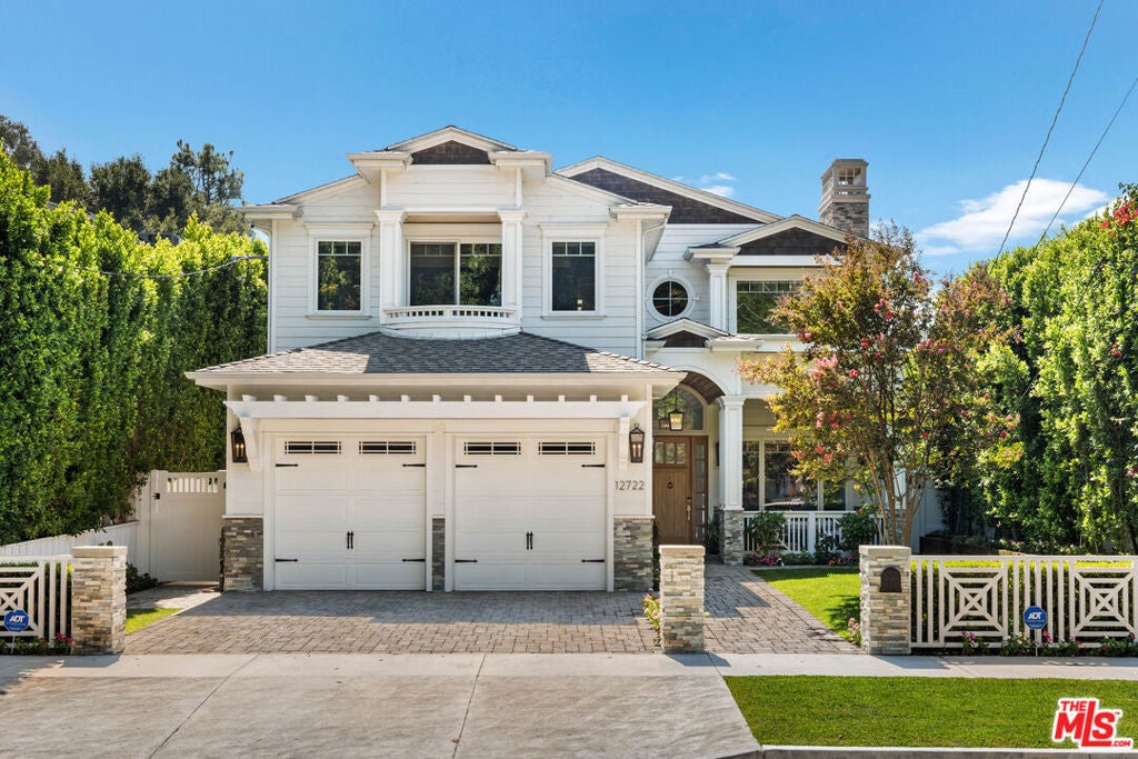 Photo of Listing #25476093