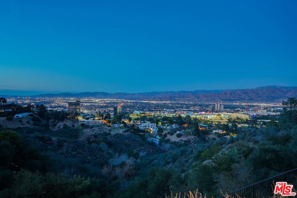 Photo of Listing #25476287