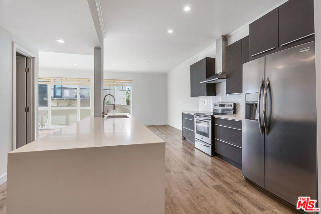 Photo of Listing #25476371