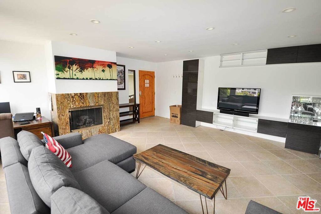 Photo of Listing #25476883