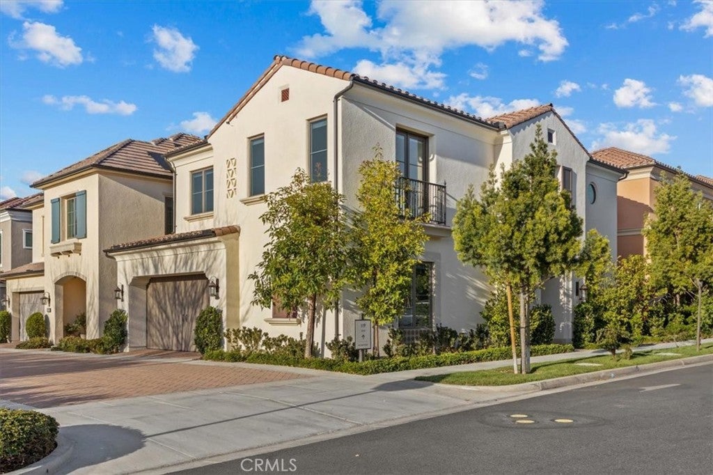 Photo of Listing #OC25003275