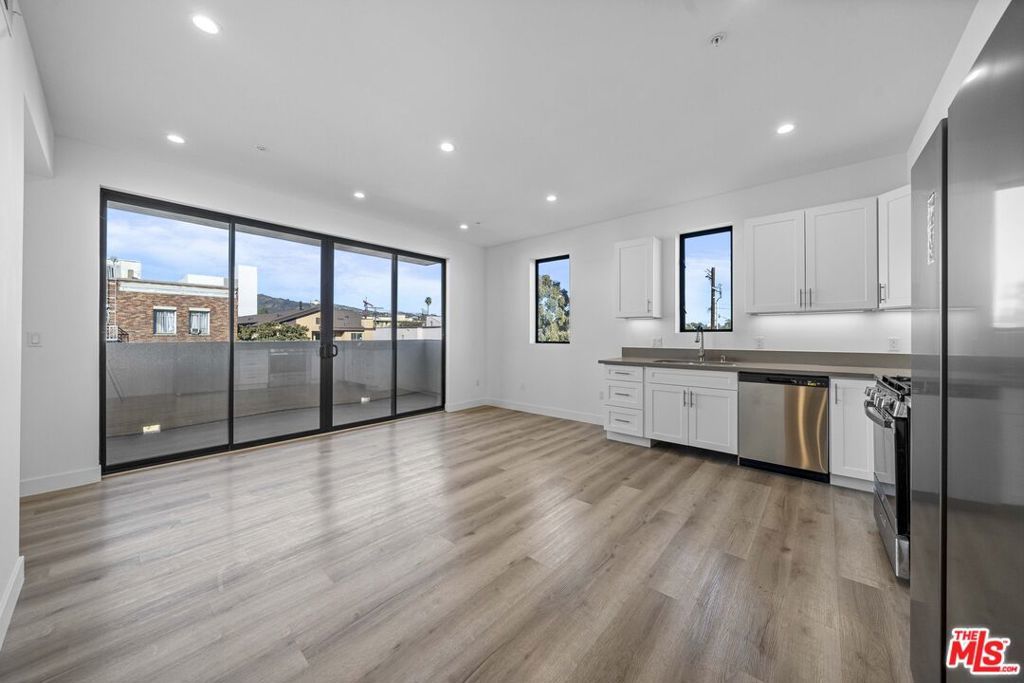 Photo of Listing #24471511