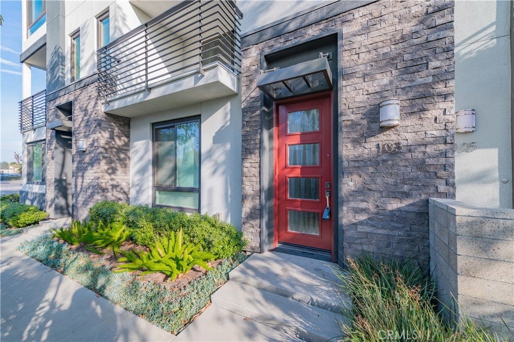 Photo of Listing #OC25003410