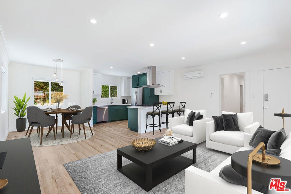 Photo of Listing #25477819