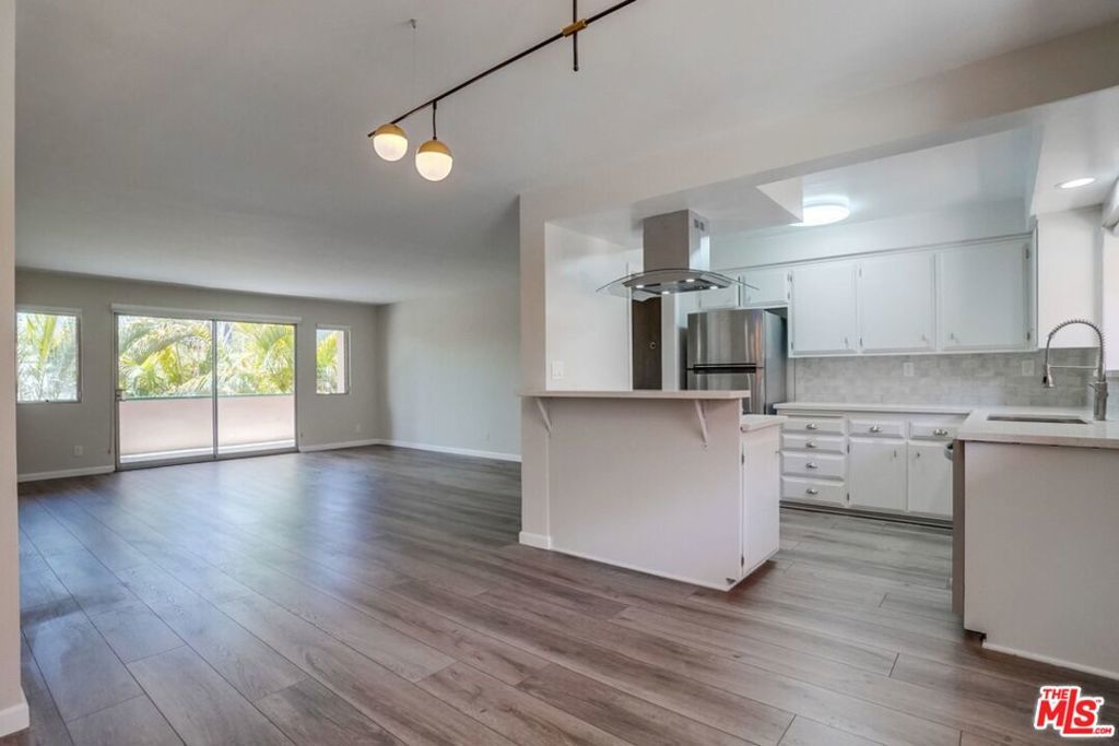 Photo of Listing #25478275