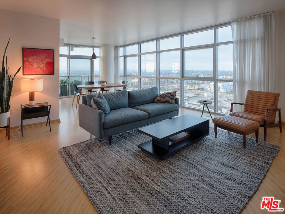 Photo of Listing #25478635