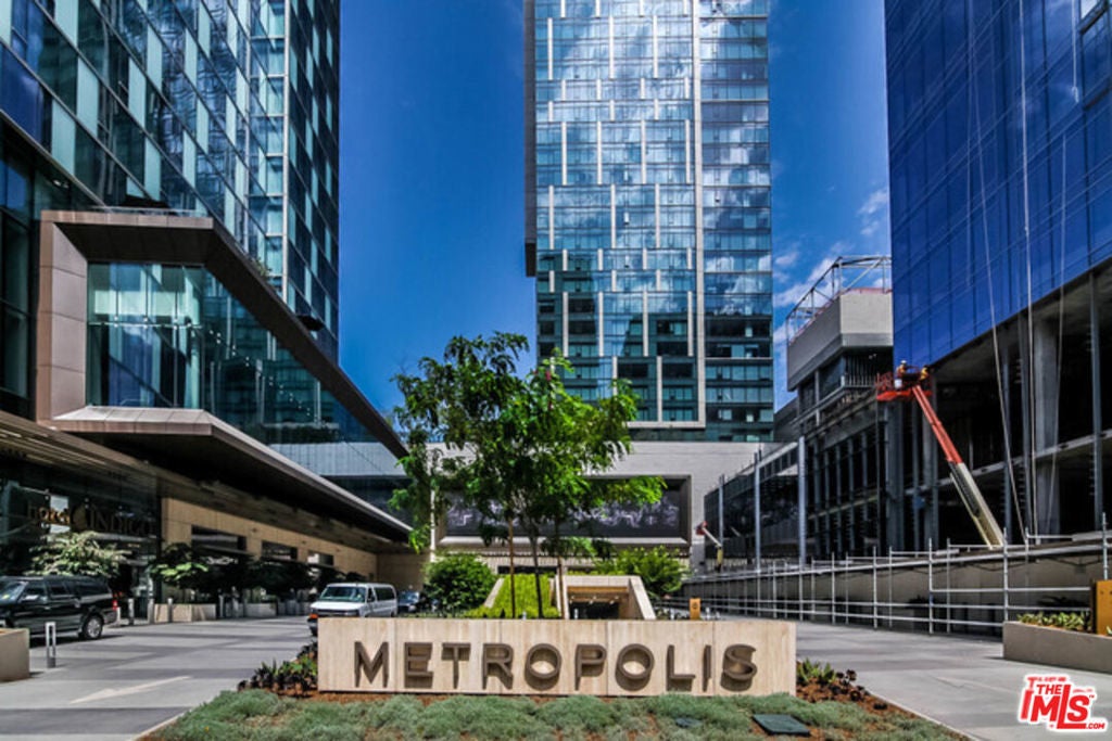 Photo of Listing #25478591