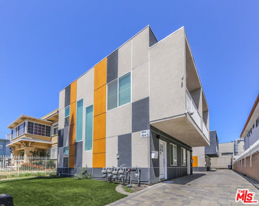 Photo of Listing #25479249