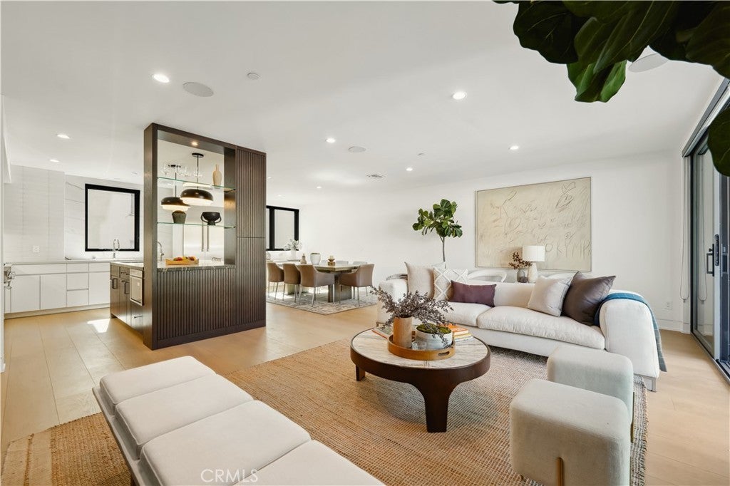 Photo of Listing #SR25005926