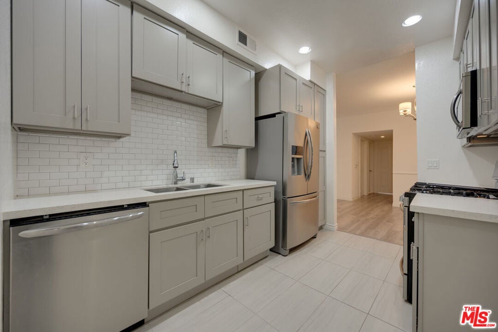 Photo of Listing #25477229