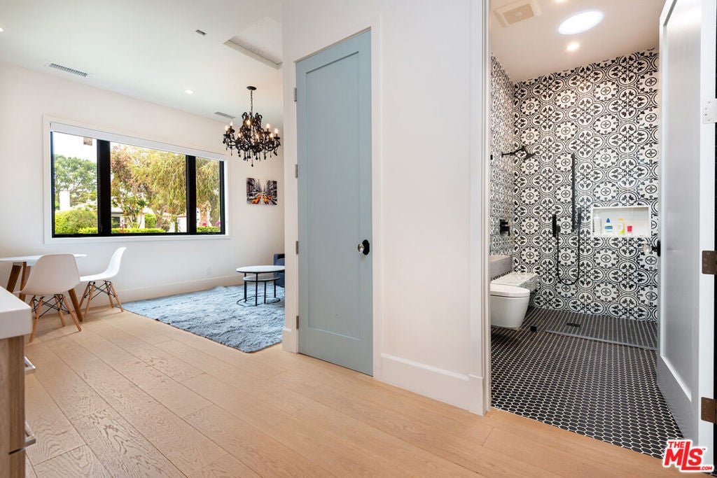 Photo of Listing #25479221