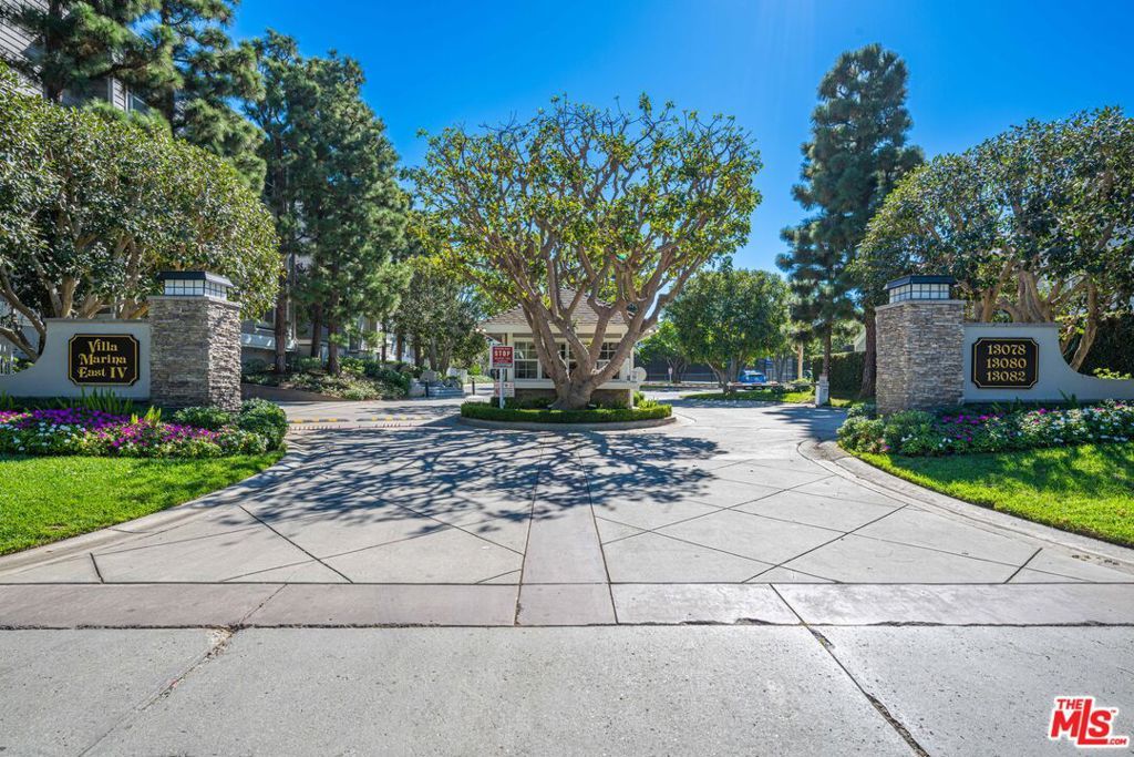 Photo of Listing #25476395