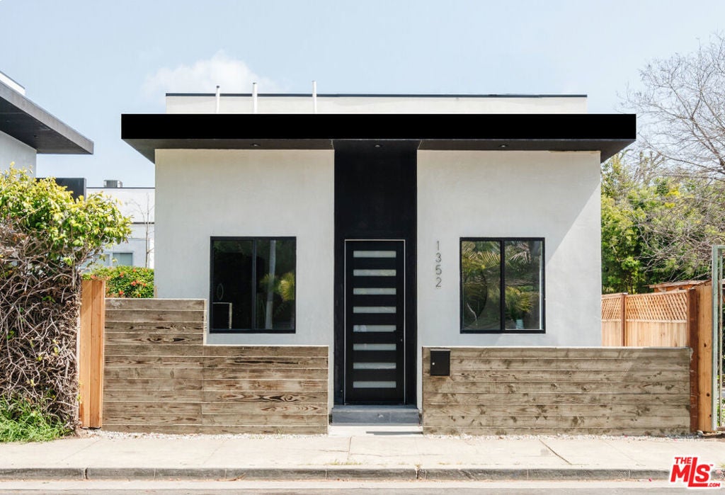 Photo of Listing #25479635