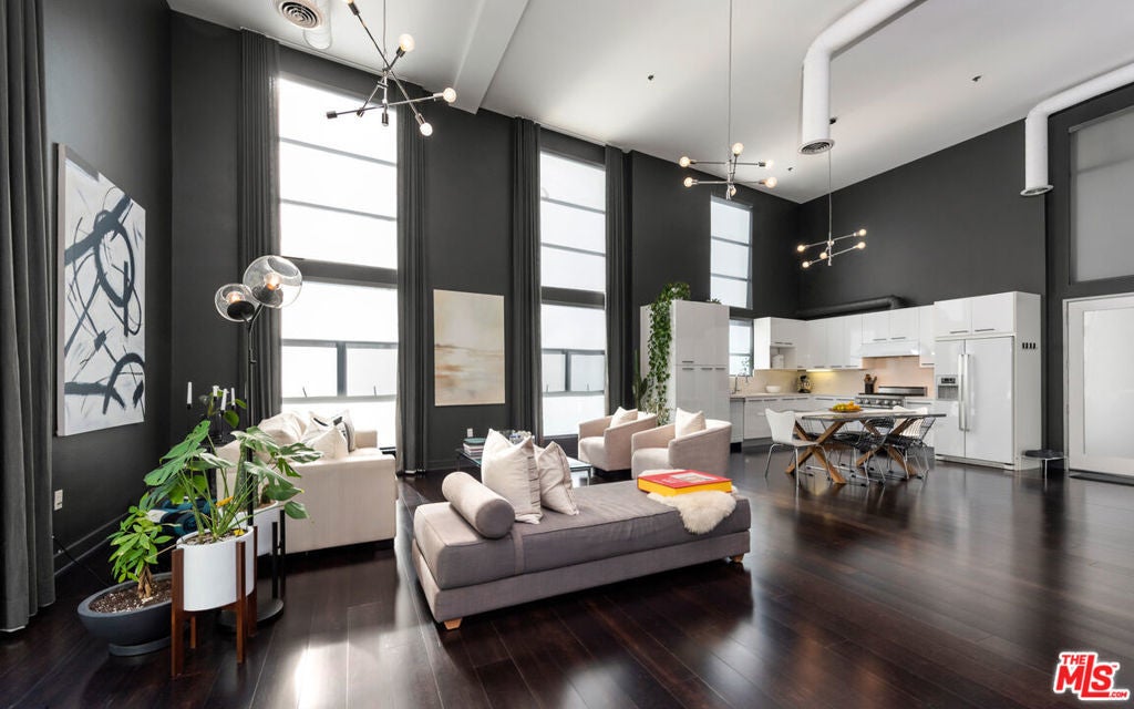 Photo of Listing #25479871