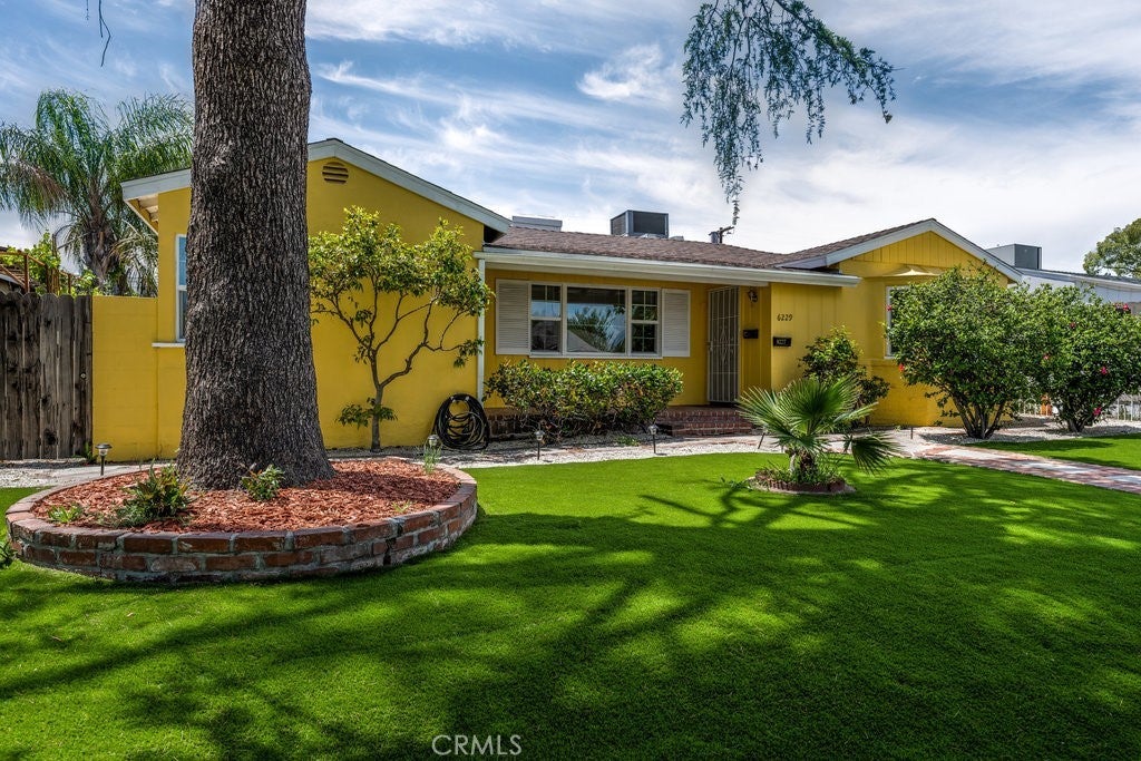 Photo of Listing #SR25006391