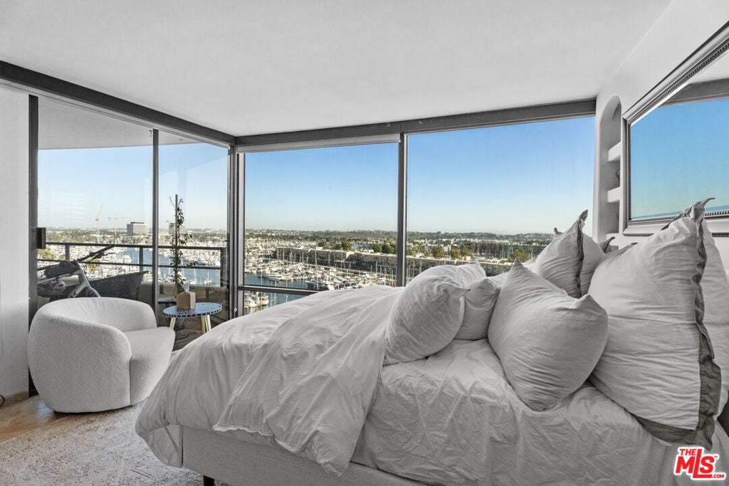 Photo of Listing #25480403