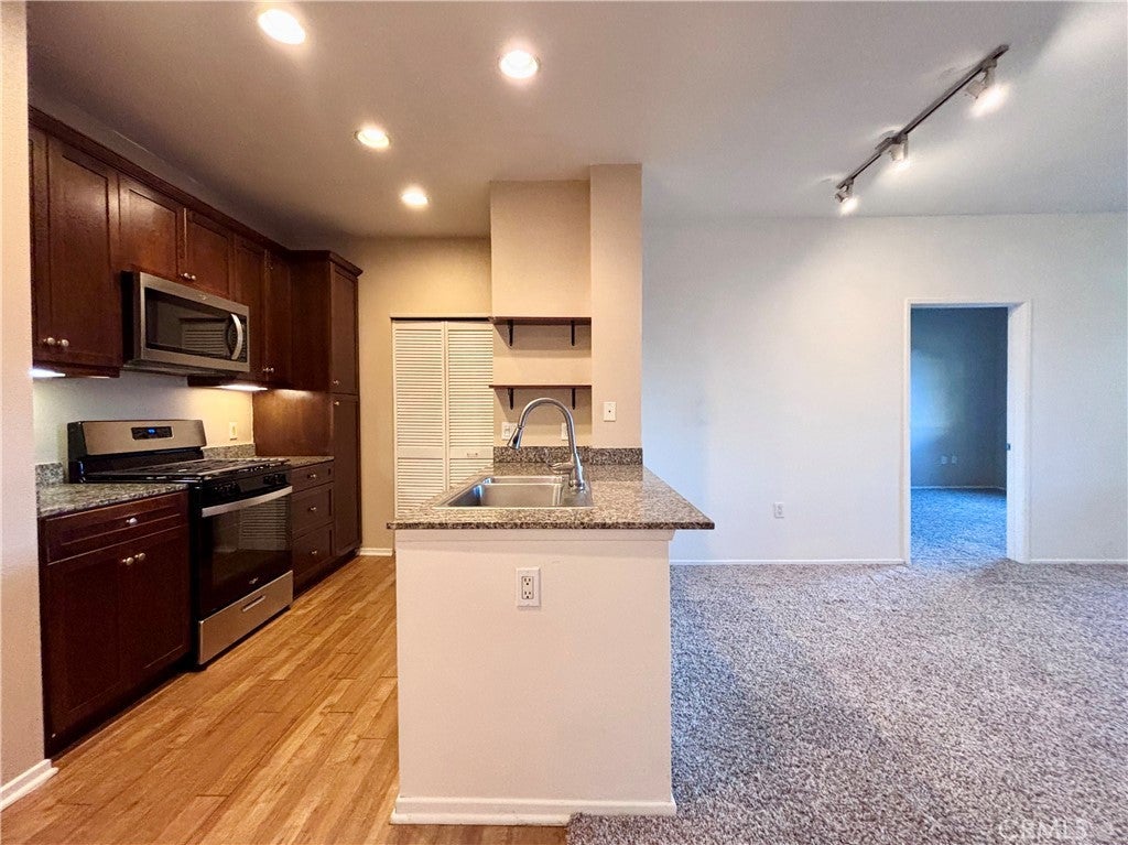 Photo of Listing #PW25008130