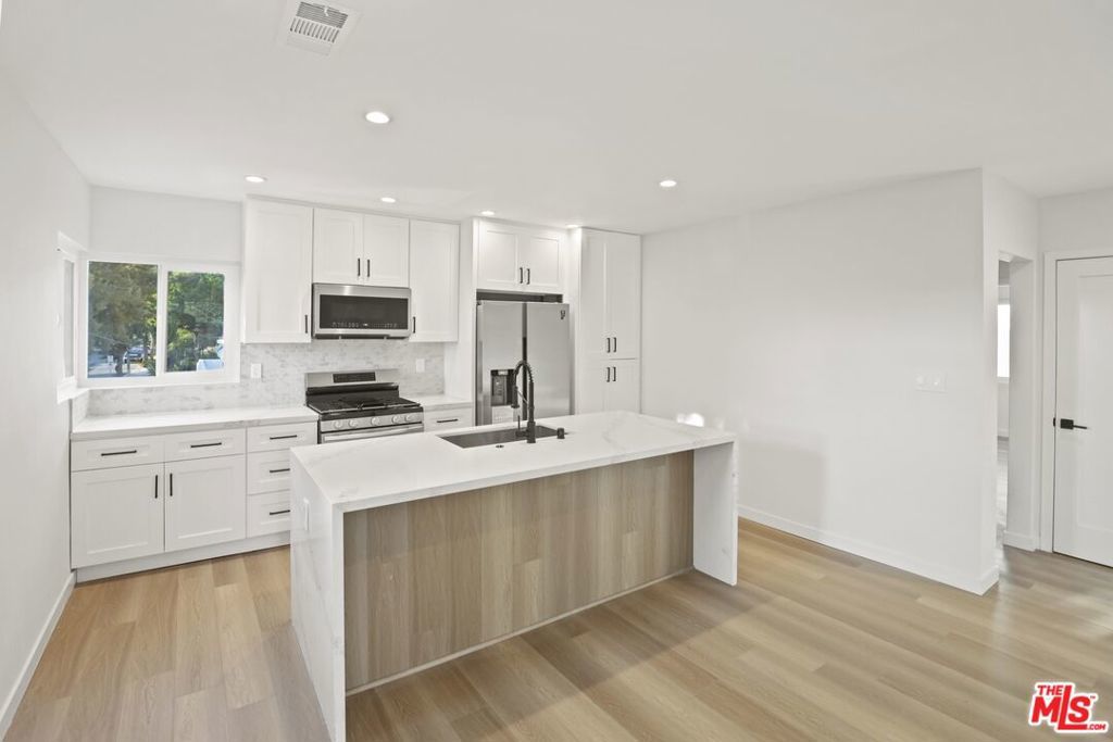 Photo of Listing #25481213