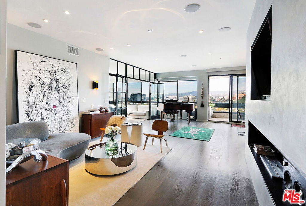 Photo of Listing #25481771