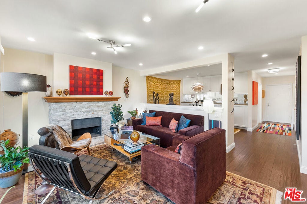 Photo of Listing #25481749