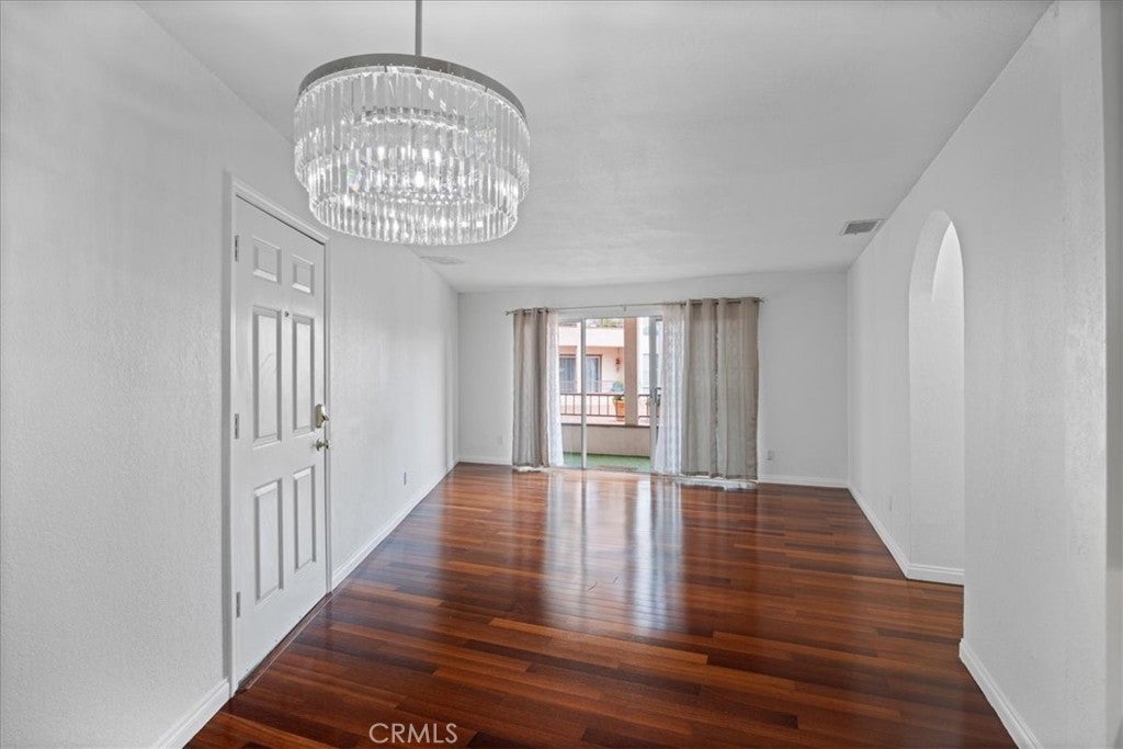 Photo of Listing #SB25008905