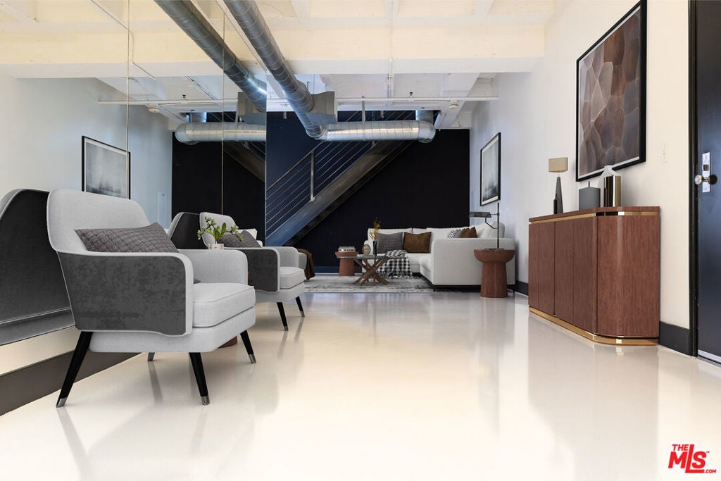 Photo of Listing #25482471