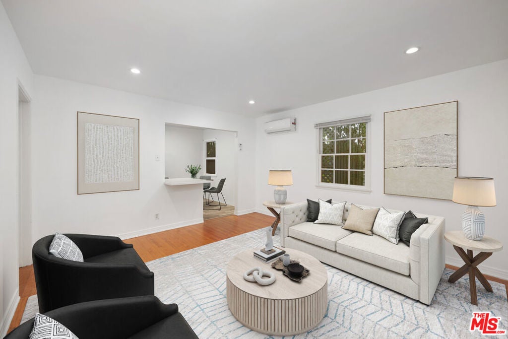 Photo of Listing #25482651