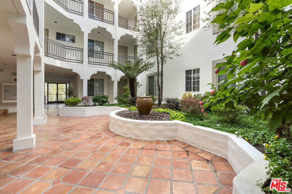 Photo of Listing #25478991