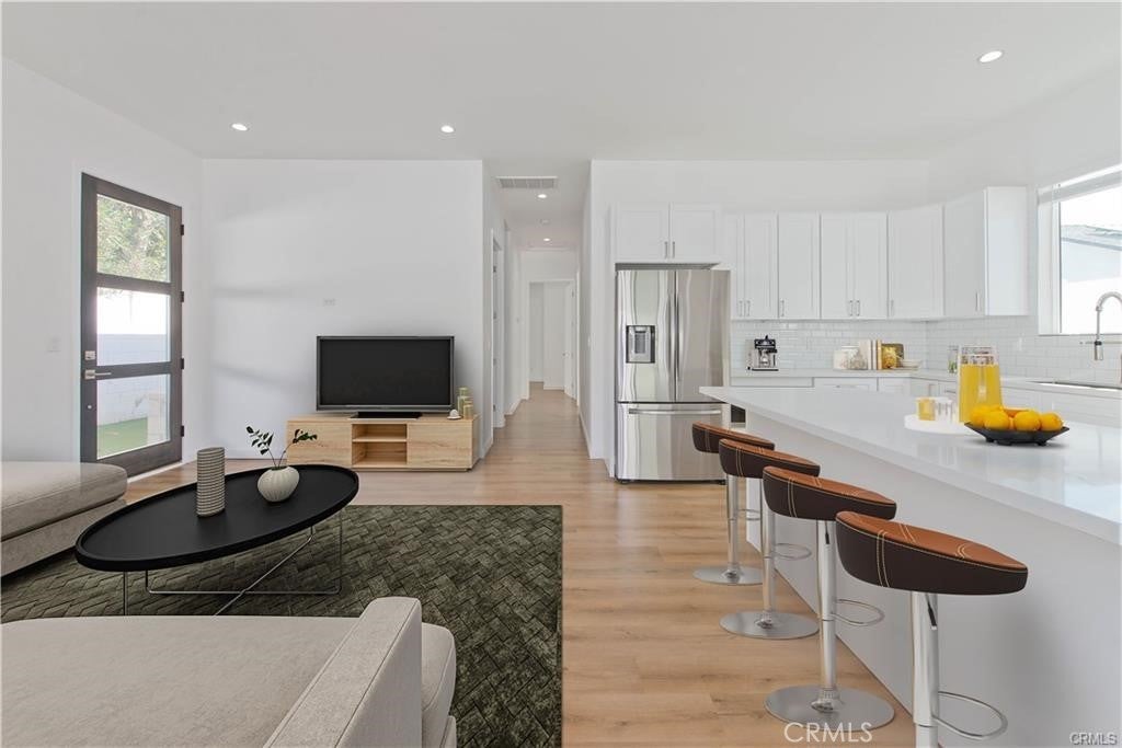 Photo of Listing #SR25009373