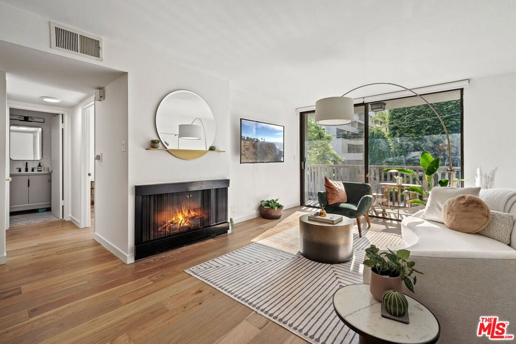 Photo of Listing #25483479