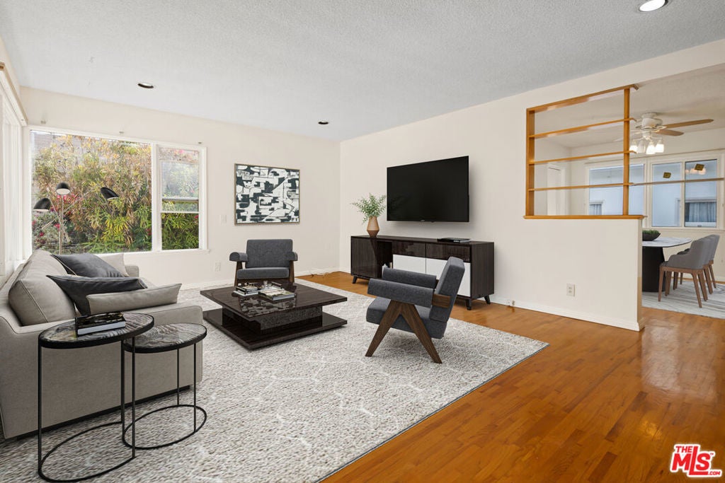 Photo of Listing #25483977