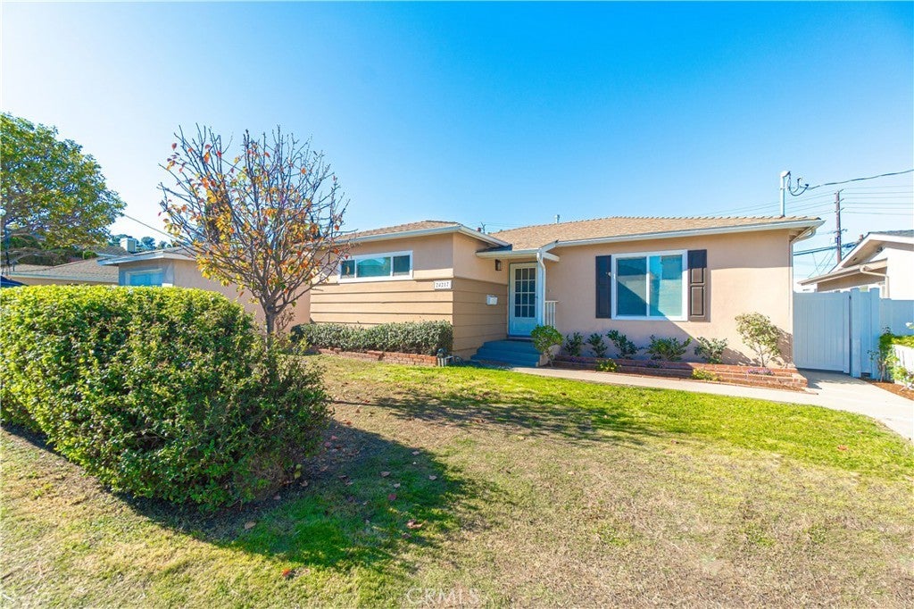 Photo of Listing #PV25011438