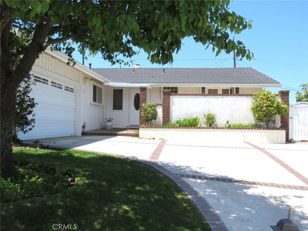 Photo of Listing #PV25011468