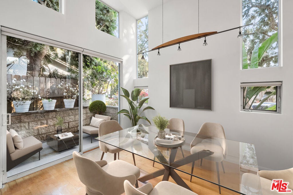 Photo of Listing #25484189