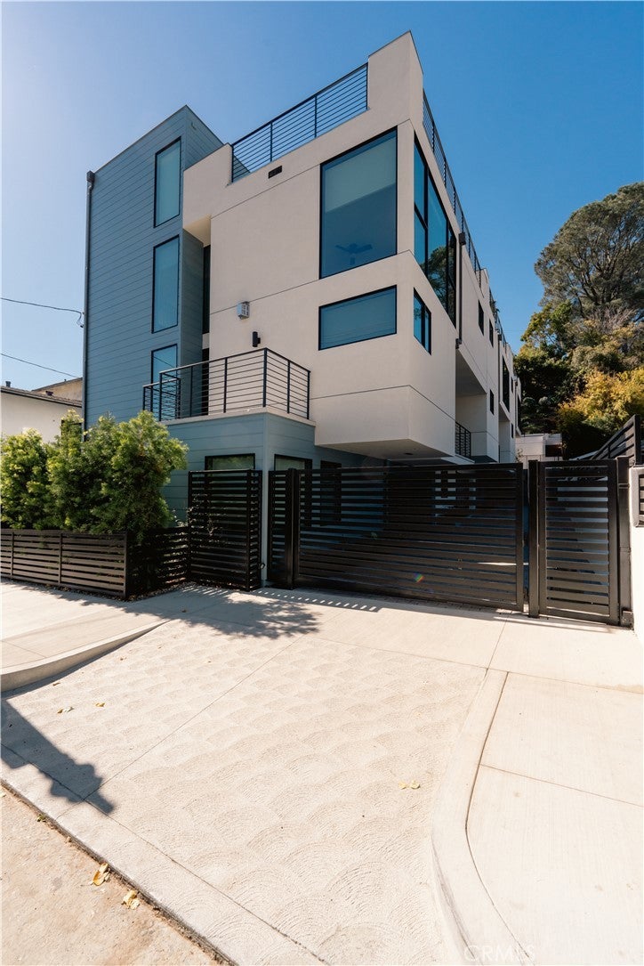 Photo of Listing #SR25011996