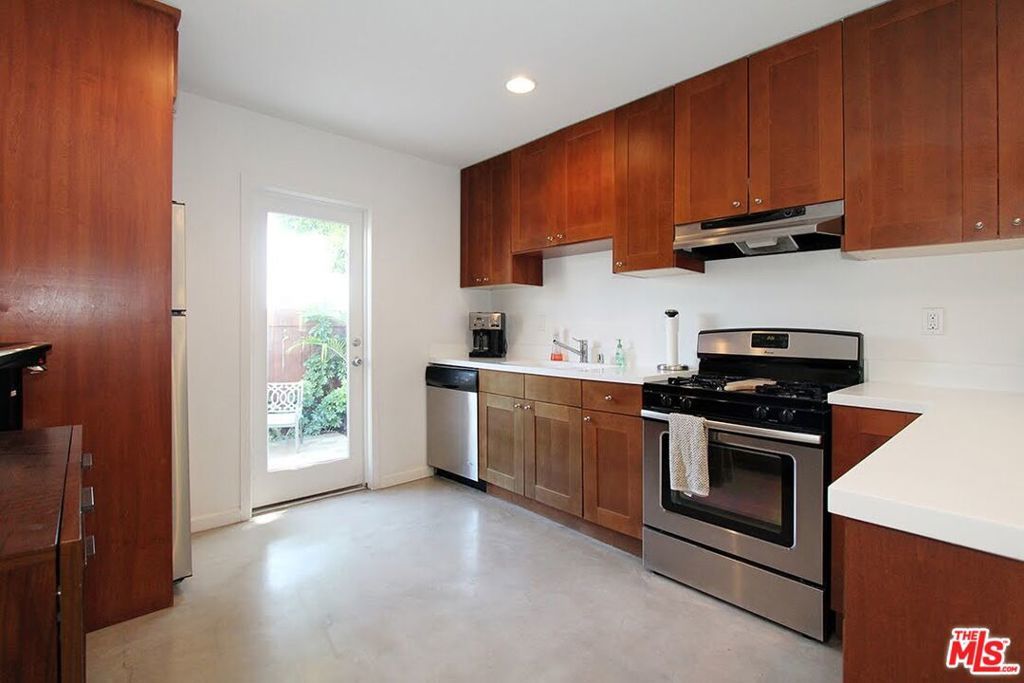 Photo of Listing #25485375