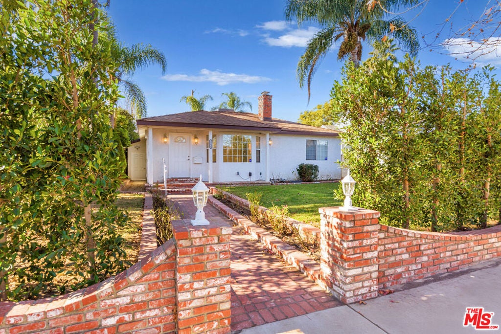 Photo of Listing #25485377