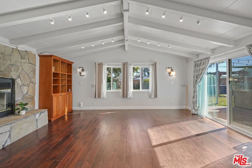 Photo of Listing #25485563