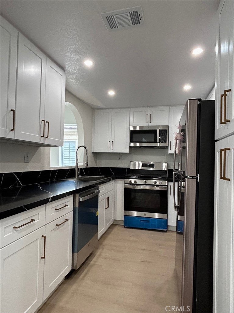 Photo of Listing #OC25013357