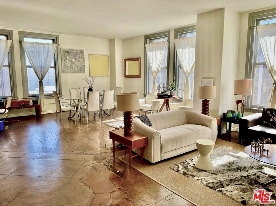 Photo of Listing #25485619