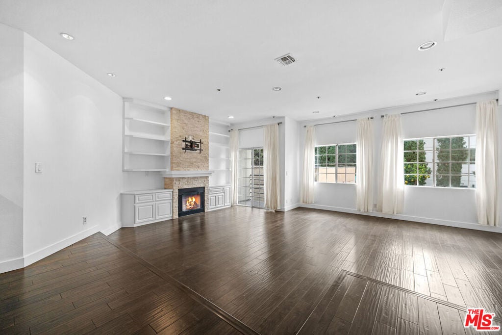 Photo of Listing #25486203