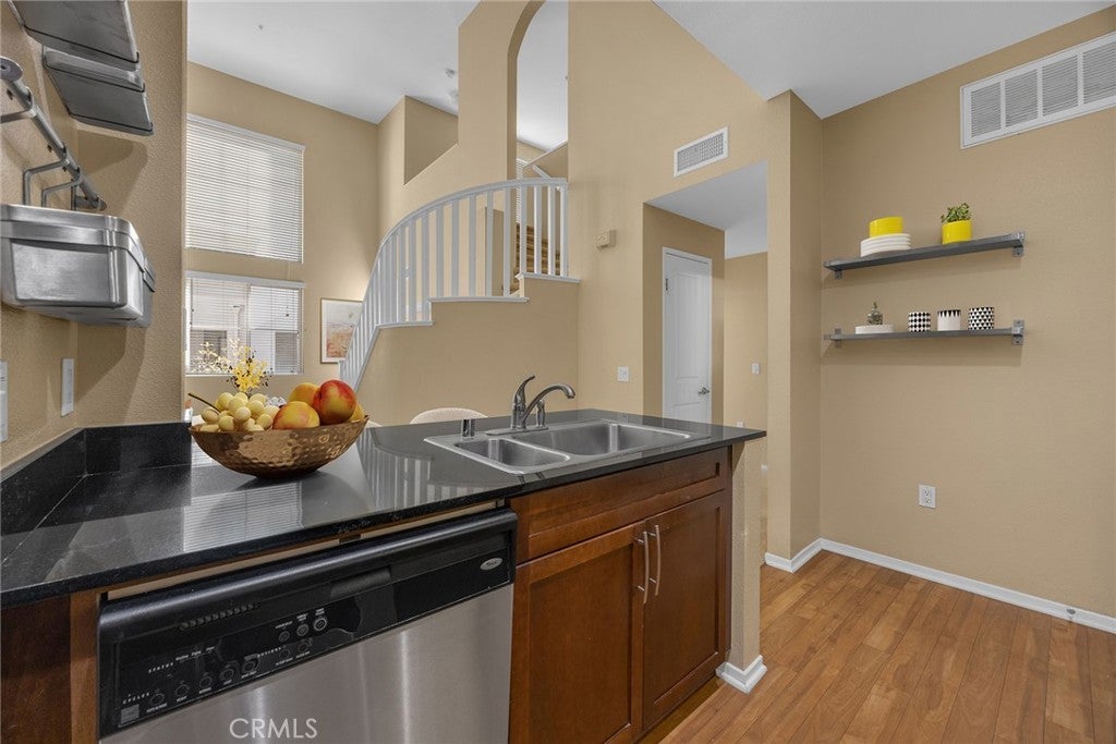 Photo of Listing #PW25013985