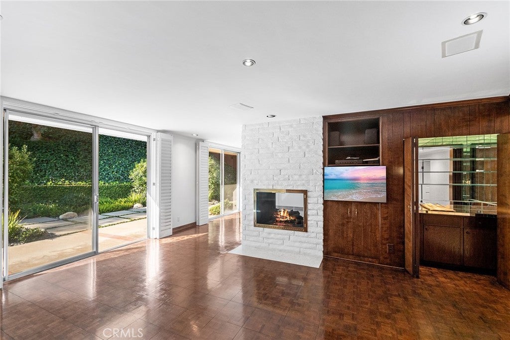 Photo of Listing #SR25014121