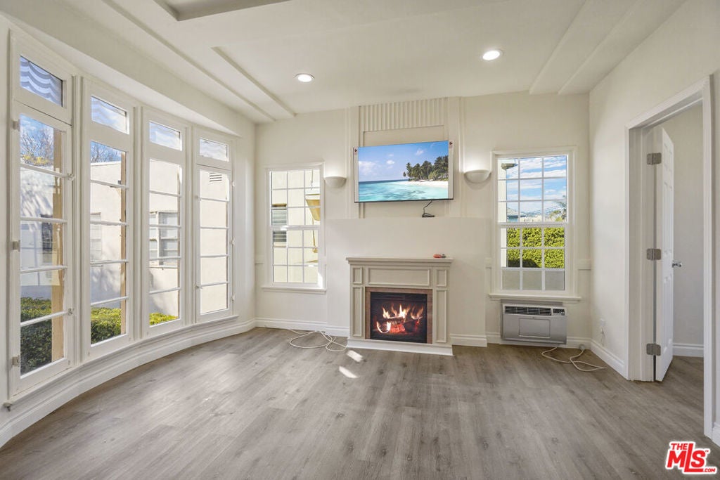 Photo of Listing #25486579