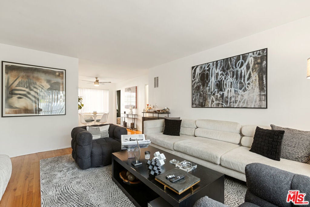 Photo of Listing #25486619