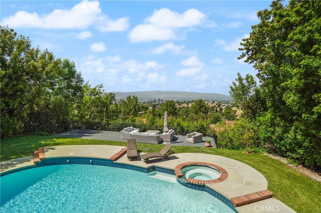 Photo of Listing #SR25004401