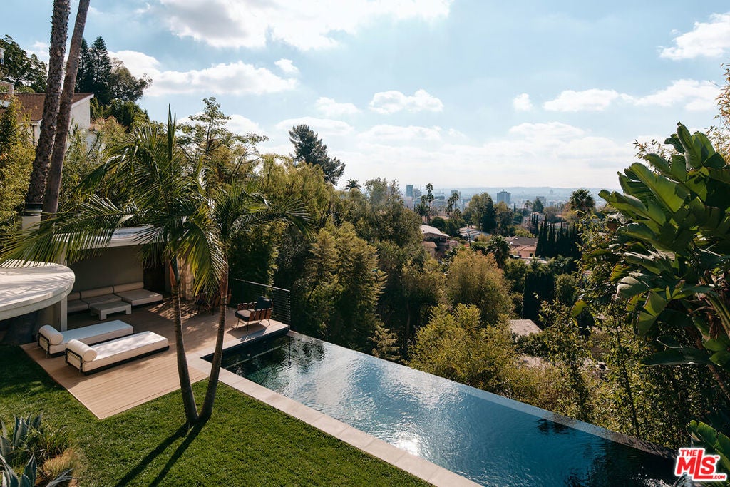 Photo of Listing #25486237