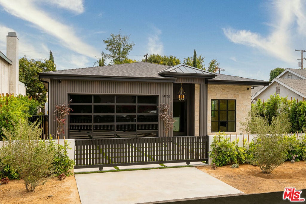 Photo of Listing #25486733